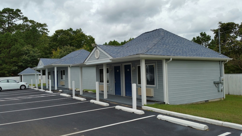 Village Inn and Suites