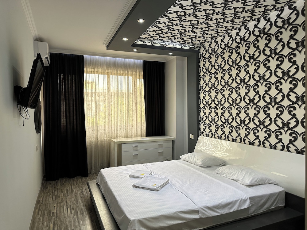 Apartment by Luxe Group MA777