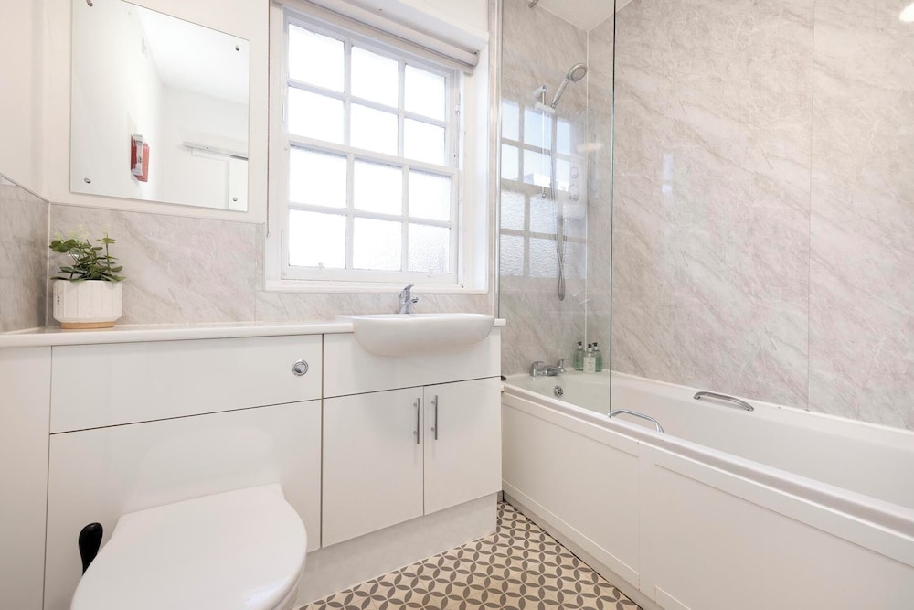 Charming City Apartment on Royal Mile