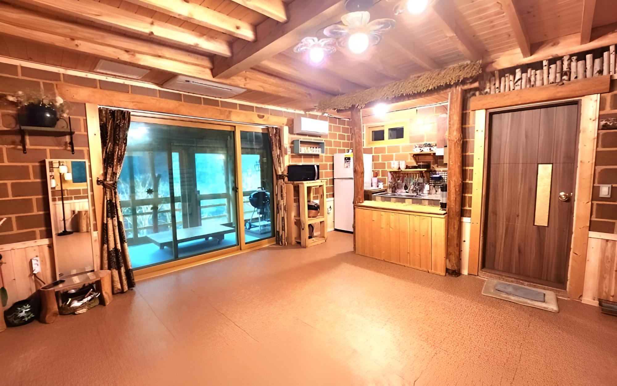 Muju Heukjip Punggyeong Pension view 3