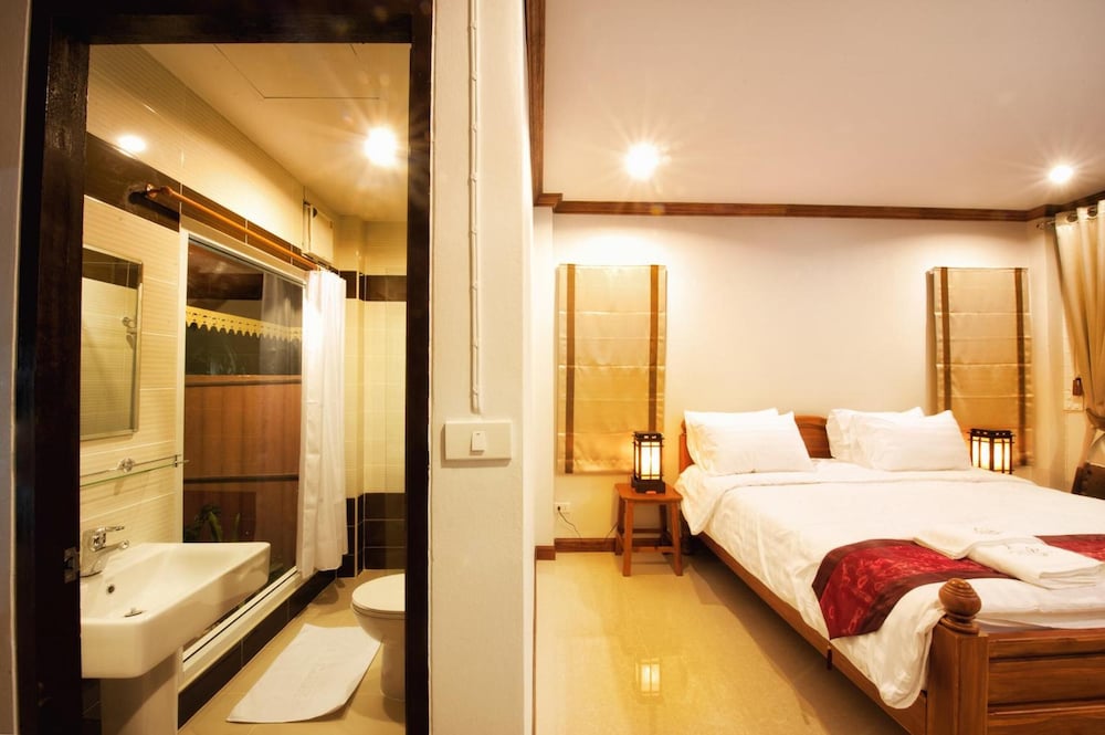 Baan Nam Pen Resort