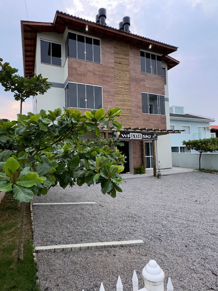 Apartamentos Pinheira