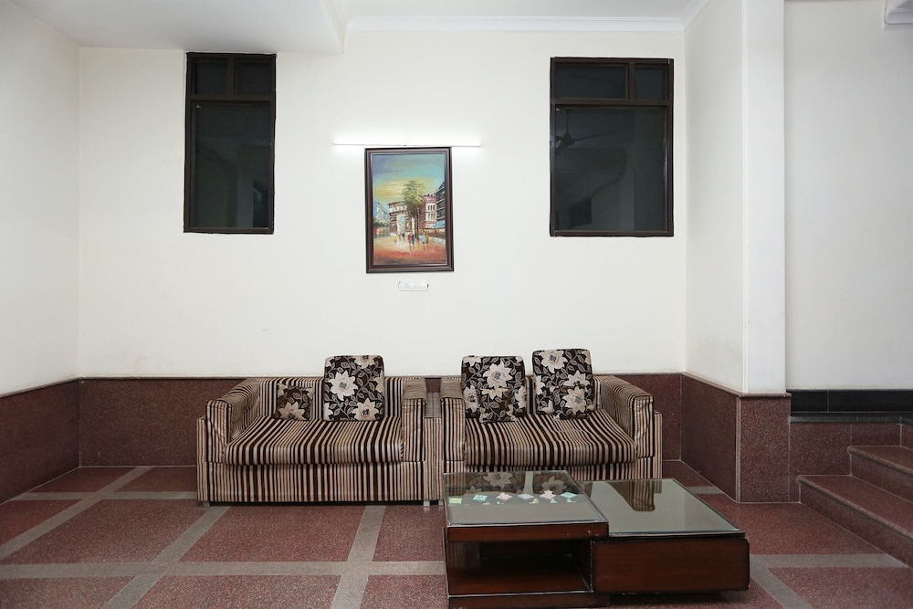 OYO 15822 Ryan Residency