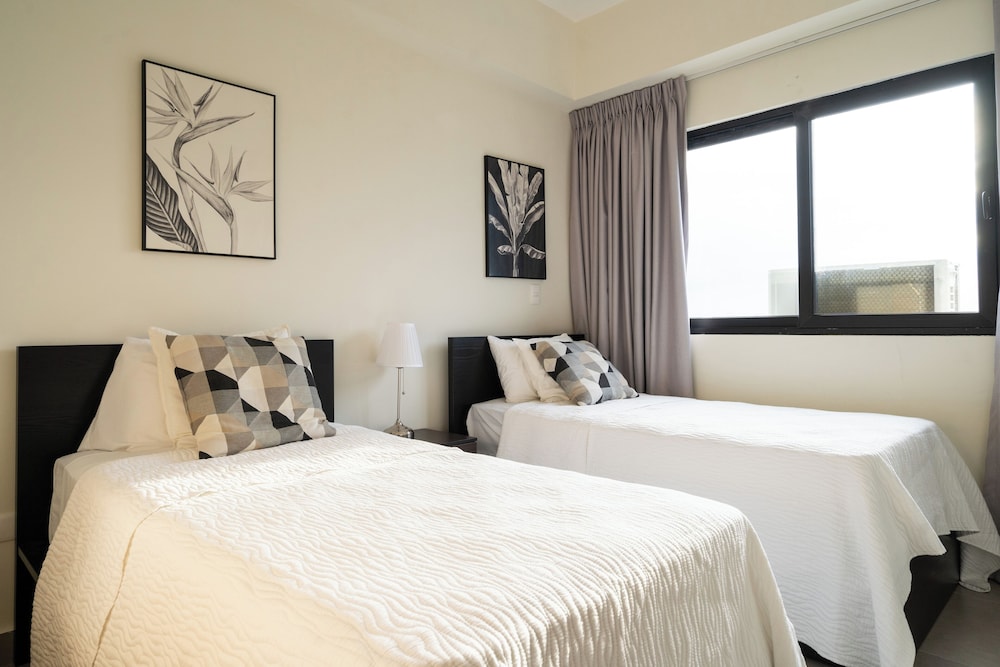 Escape to Santo Domingo 2-bedroom Oasis in the Heart of the City