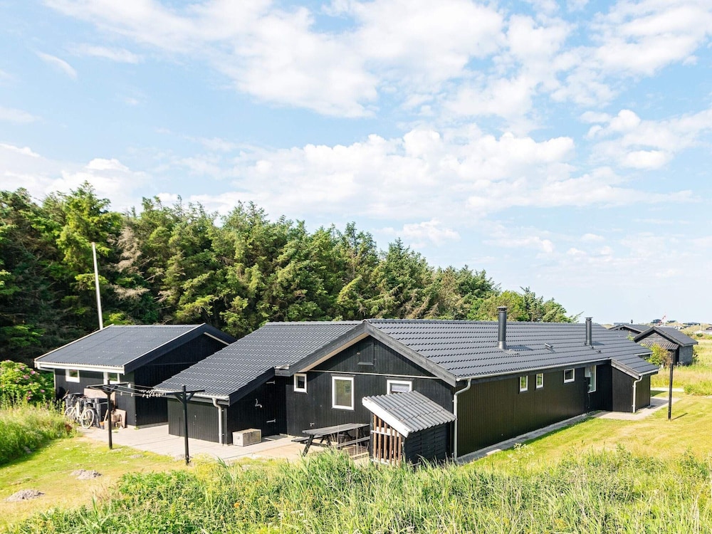 Sprawling Holiday Home in Løkken near Sea view 2