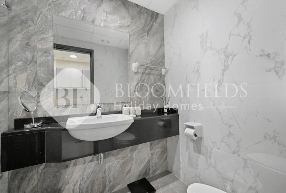 1306 Bloomfields Casual STU Elite Tower