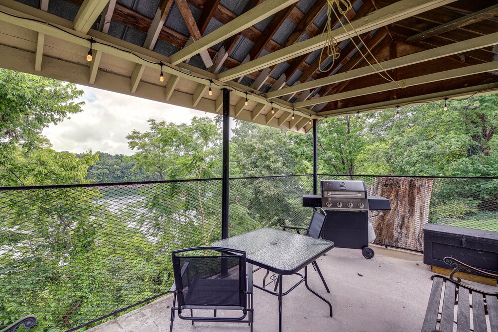 Peaceful Bronston Getaway w/ Fire Pit & Lake Views view 5