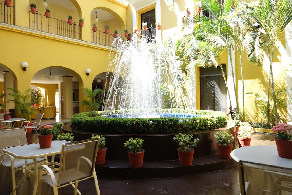Colima Vacations - Hotel America Colima - Property Image 1