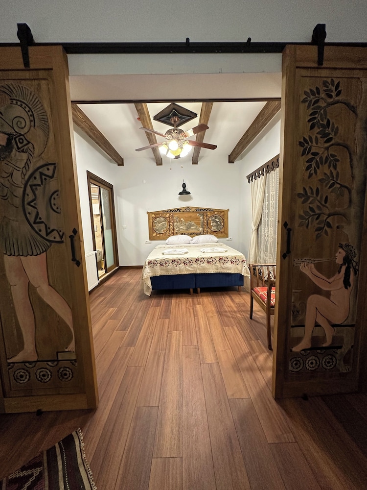 St.Johns hill boutique Ephesus