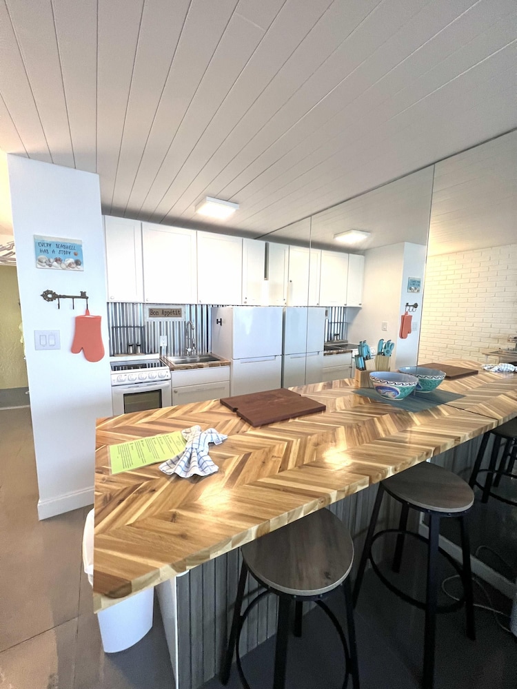 Sapphire Shores- Oceanfront at Symphony Beach Club, photo 12
