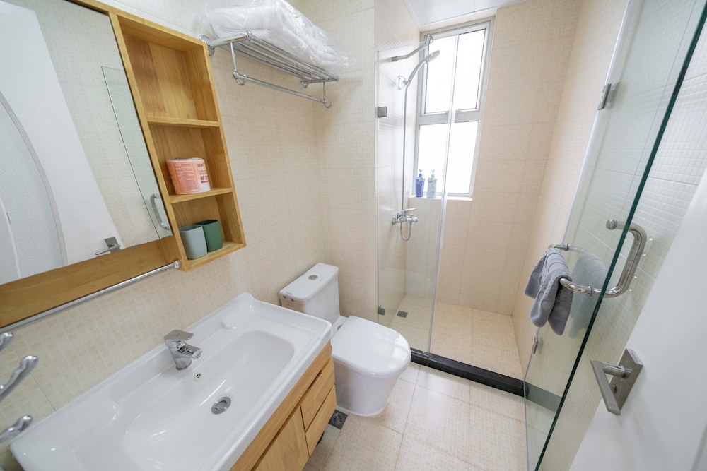 Tyms Luxury 4BR 2BA APT Garden