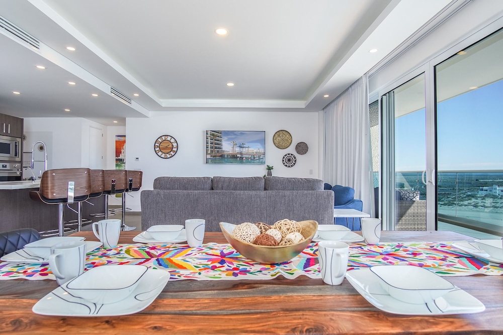 Beautiful 2 Bedroom Condominium Fully Equipped at the New Encantame Towers Verano 805