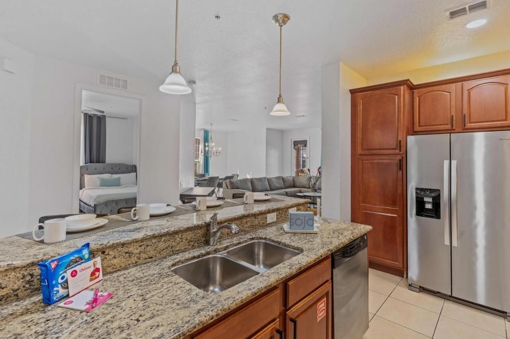 Vista Cay Swanky