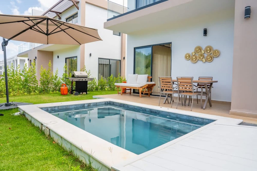 Ziba B06 NOK Classy 3BR Villa by Vistacana Rentals