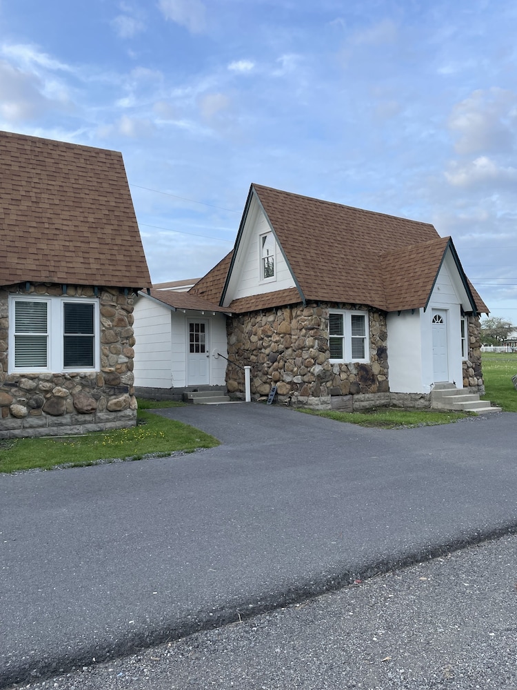 The Alpine Lodge