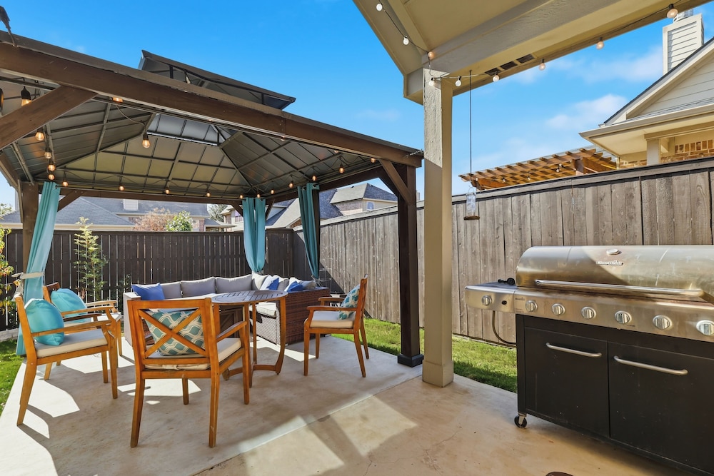 Spacious Cozy 4B Home in Frisco
