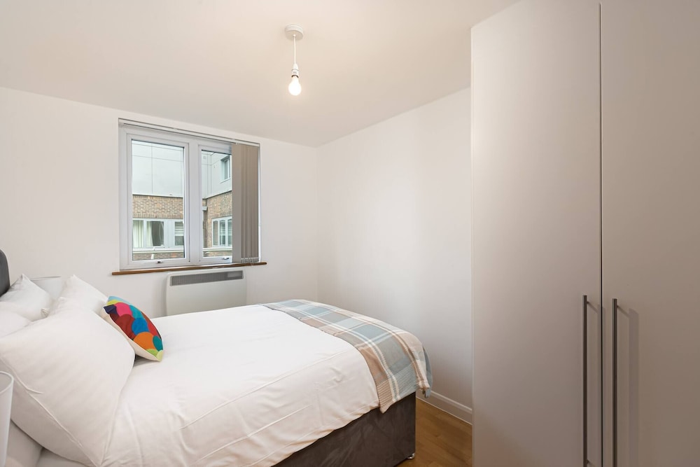 Skyvillion - Spacious 2bed W Balcony In Barnet