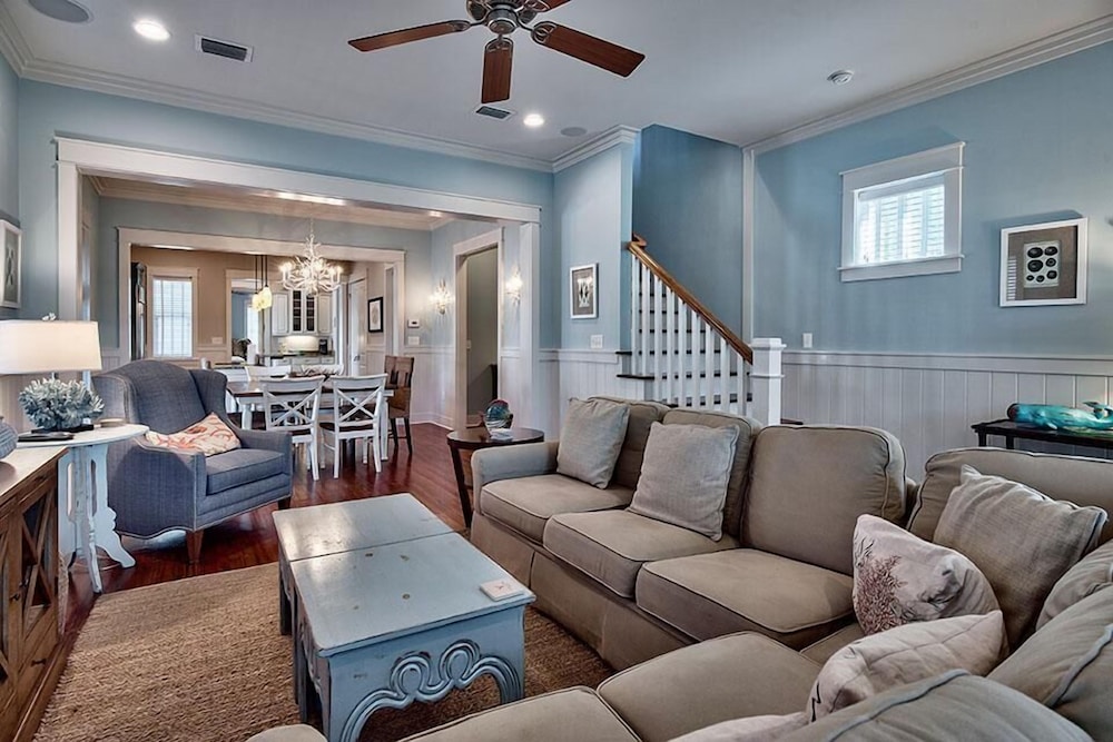 Coral Cottage 4 Bedroom Holiday Home by Five Star Properties