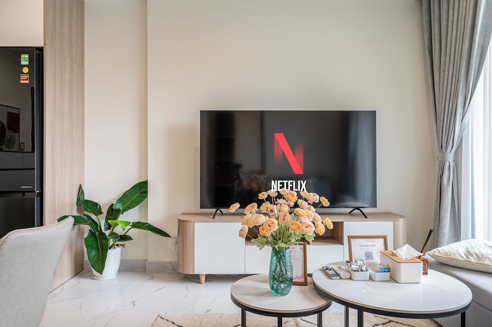 LA Nest 2BR WeeklyMonthly big deal GH2