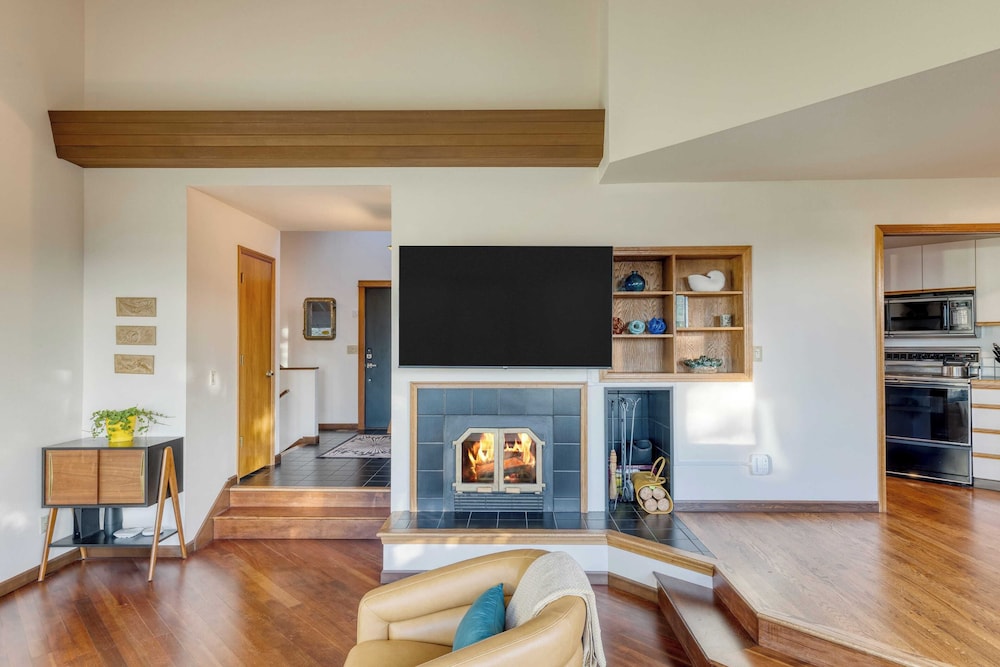 Half Block to Beach w/ Oceanview, Patio + Balcony The Shore Pine by Avantstay
