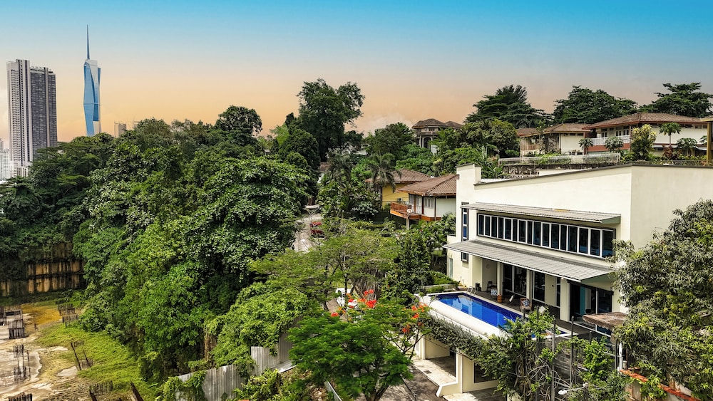38Pax Flame of the Forest Retreat Villa KL by Verano