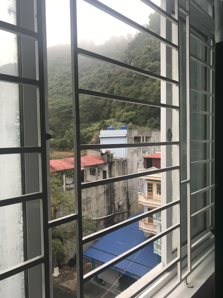 Cong Khanh Hotel - Hostel