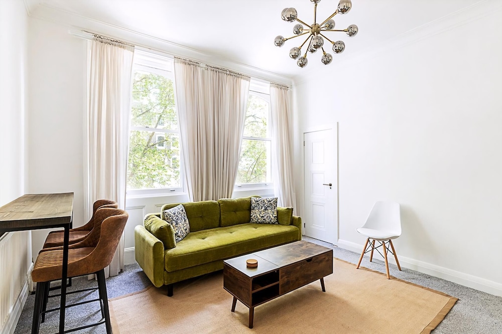 Elegant Knightsbridge Flat Near Harrods
