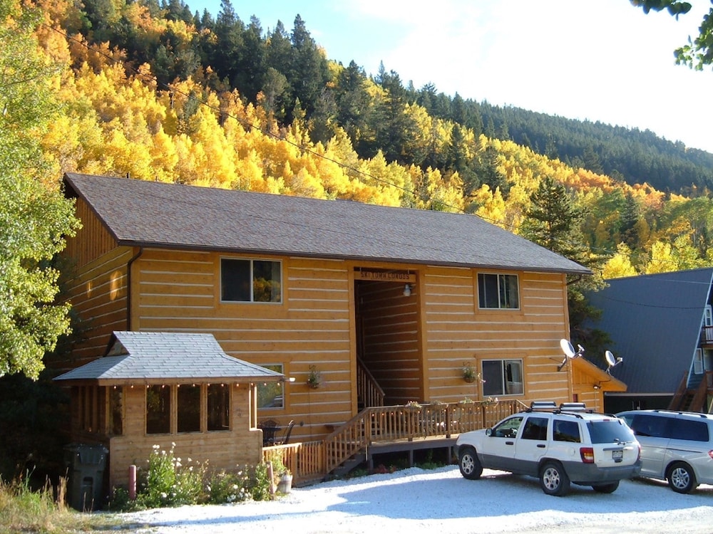 Ski Town Condos - Property Image 10
