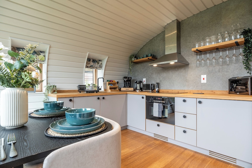 Stunning EcoRetreat Pods in Old Chalford