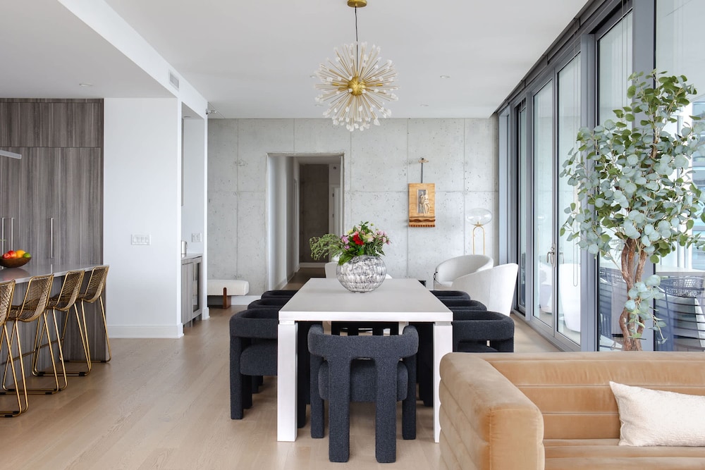 The Lyra Luxury Group Getaway - Two Penthouses