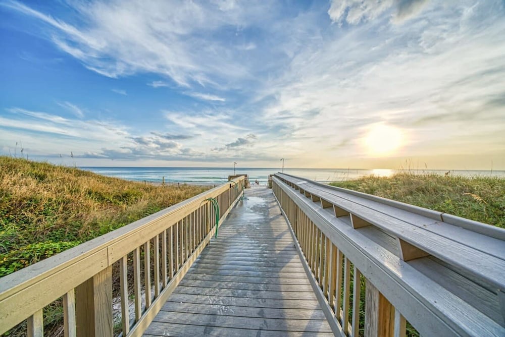 Coastal Condo 707 by Brightwild Beachfront