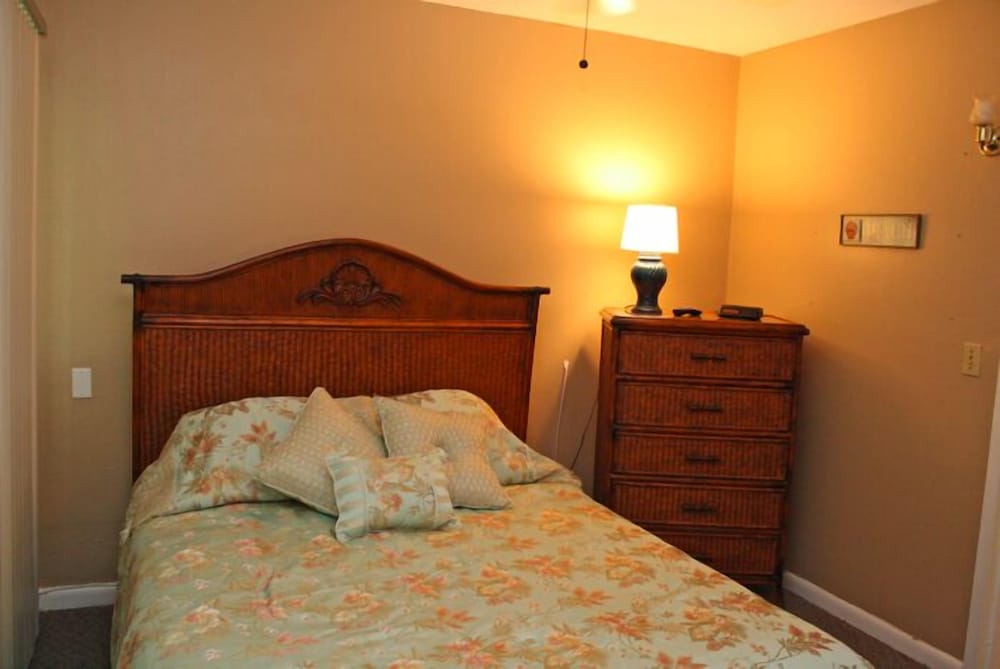 Edgewater Inn