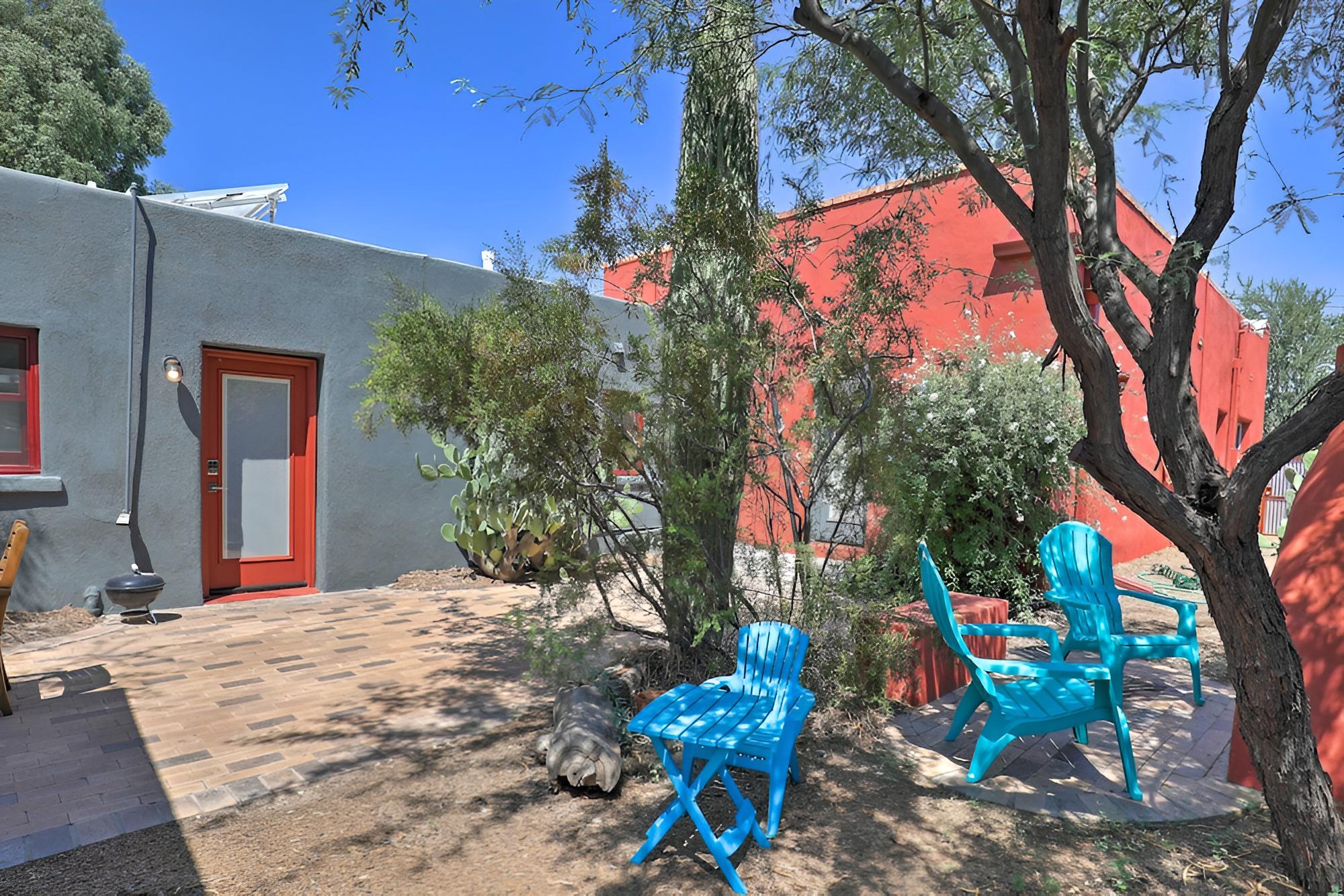 Cozy Tucson Home w/ Shared Yard, 1 Mi to Dtwn view 4