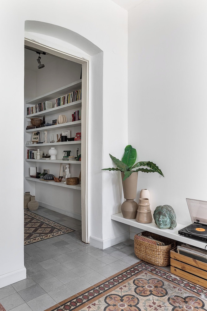 The Gem of Neve Tzedek by Sea N' Rent