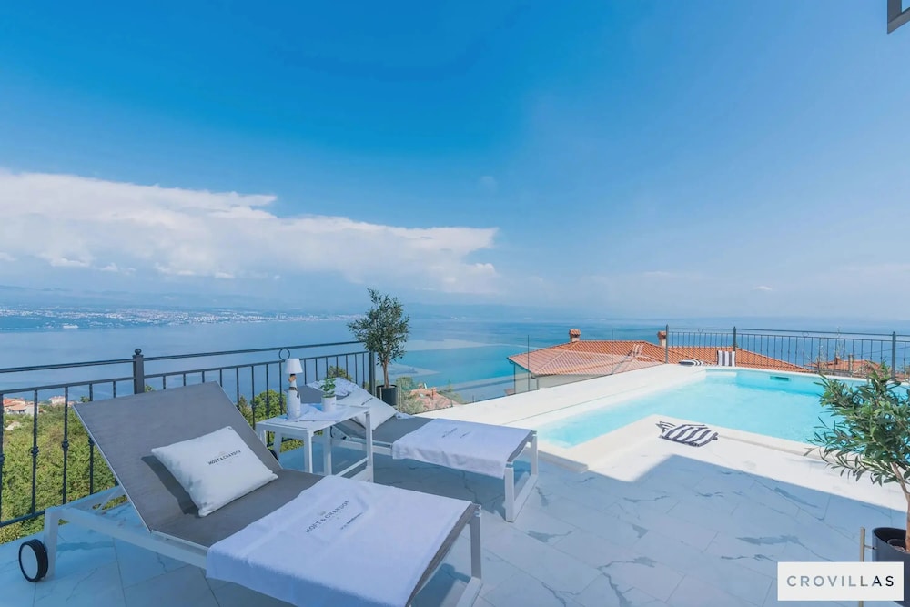 Villa Lauriana Nearby Opatija - Crovillas