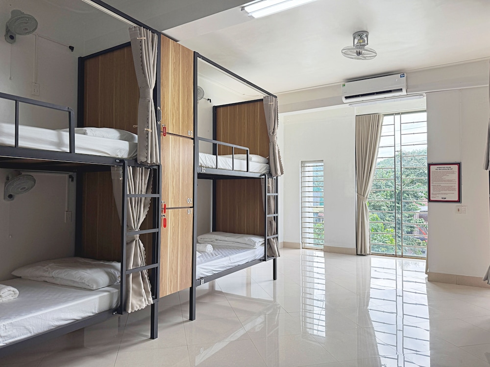 RAW Hostel - Tour & Motorbikes Rental