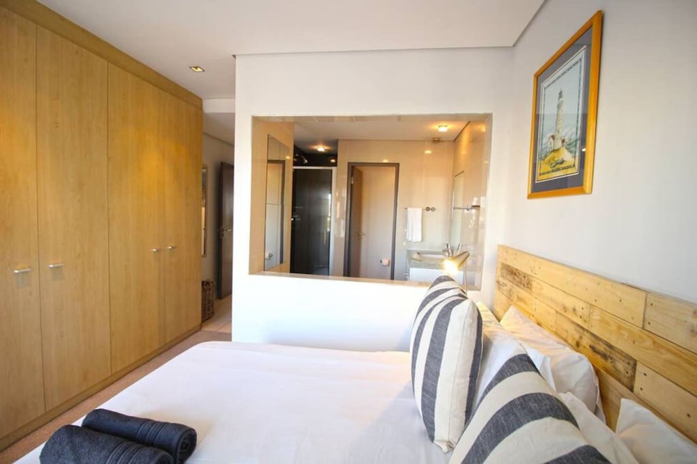 Upmarket 2bed City Retreat Close to V A Waterfront