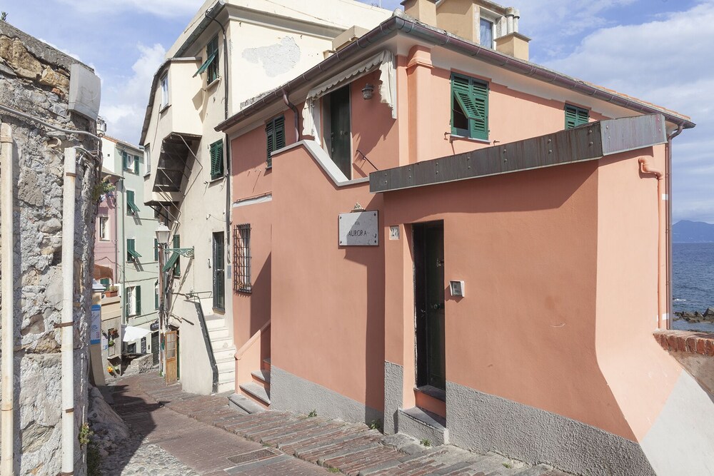 Aurora 20 A Boccadasse By Wonderful Italy