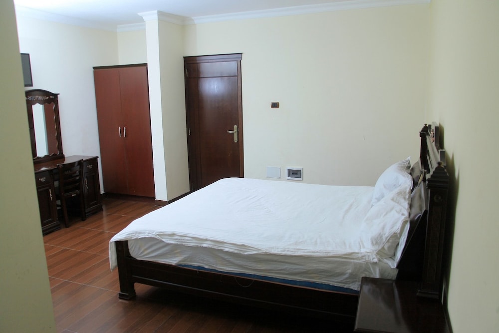 Bnow Hotel