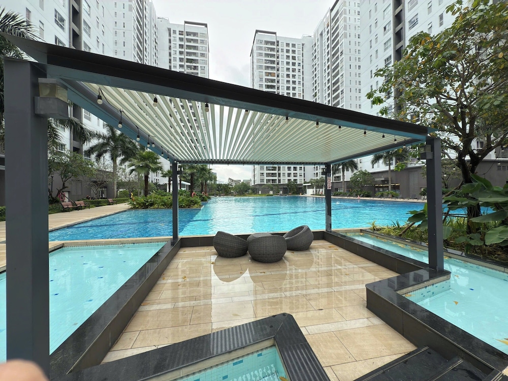 Lang Retreat Apartment Resort Pool Gym