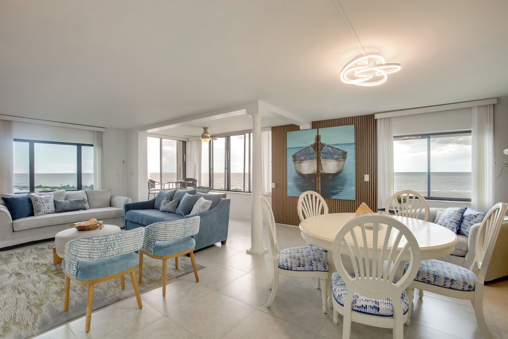4 Mi to Lovers Key SP: Modern Condo w/ Ocean Views