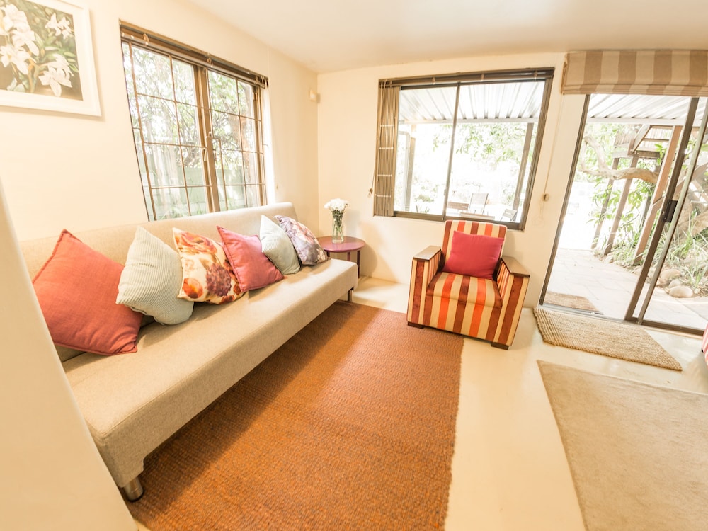 Mackaya Bella Guest House