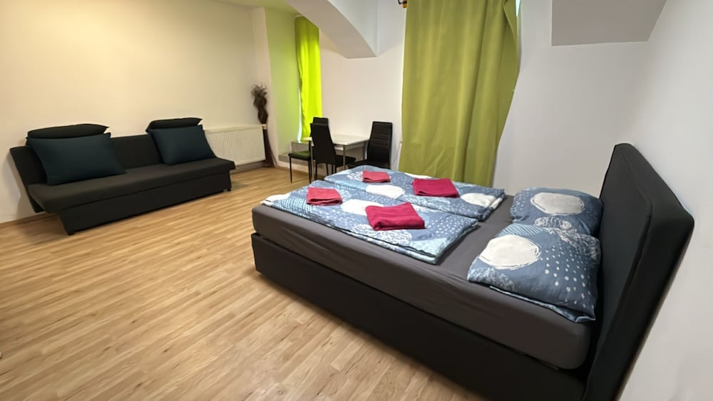 Beautiful 1BR Apartment Near Prater Park