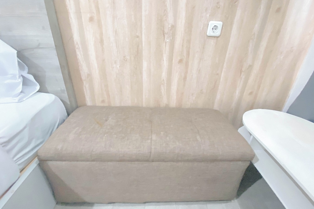 Well Furnished Studio At The Alton Apartment