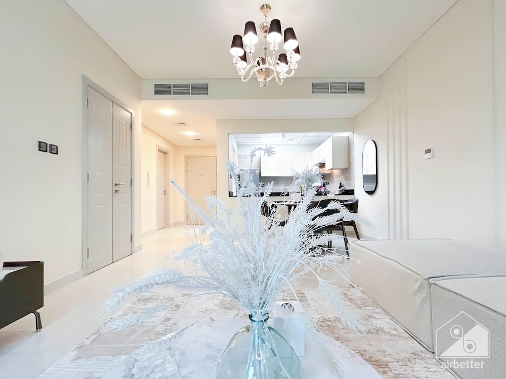 Your Perfect Meydan Getaway: 1B Polo Residence C3