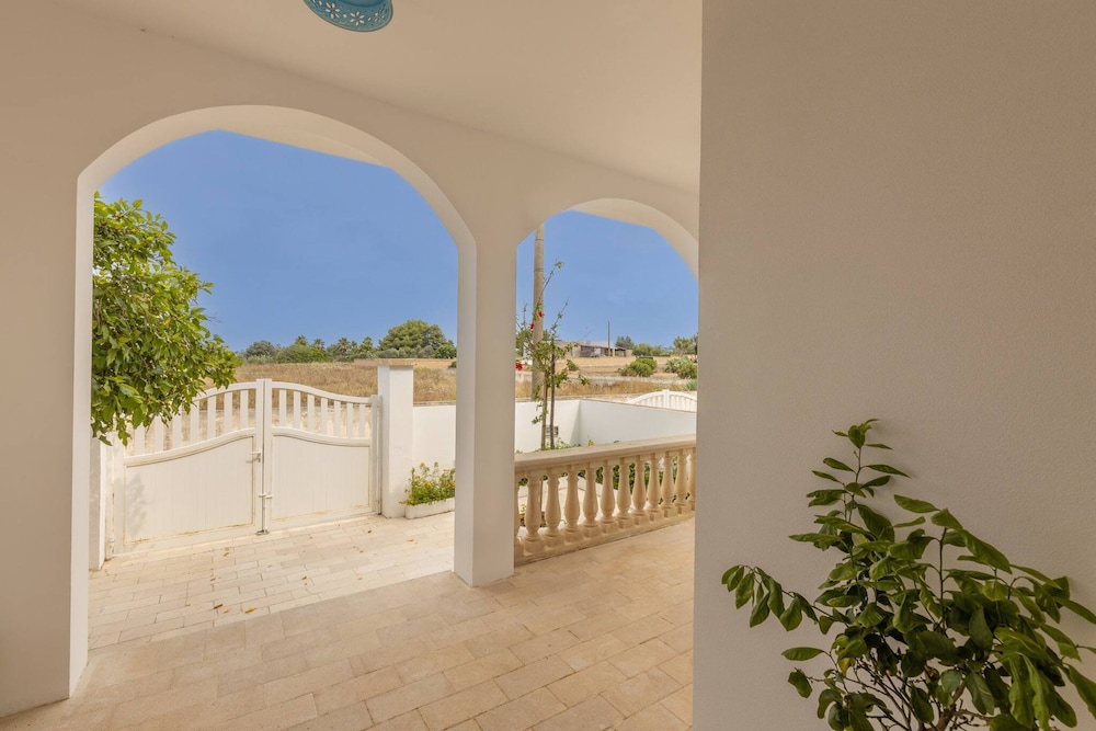 Villa Eriberto - Pool 3 Bedrooms 8 Sleeps