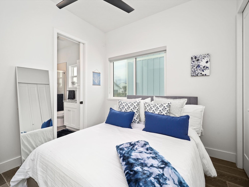 Ocean Front Flagler Beach Sleeps 5 People