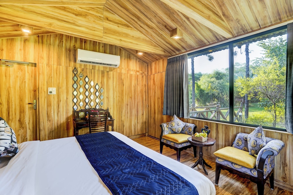 Alaya Stays Fortezza | Pet-friendly 6-BHK Farmhouse With Private Pool