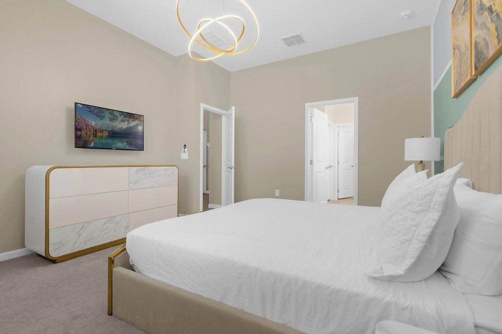 Upstay: Themed Family Home w Pool & Games Room