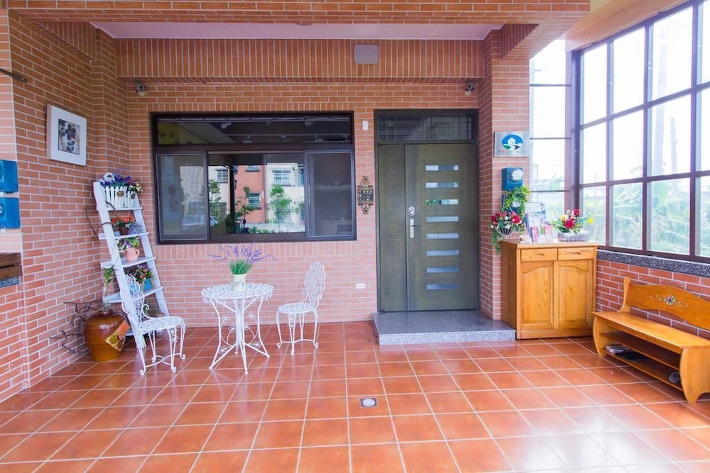 Flower Bed and Breakfast